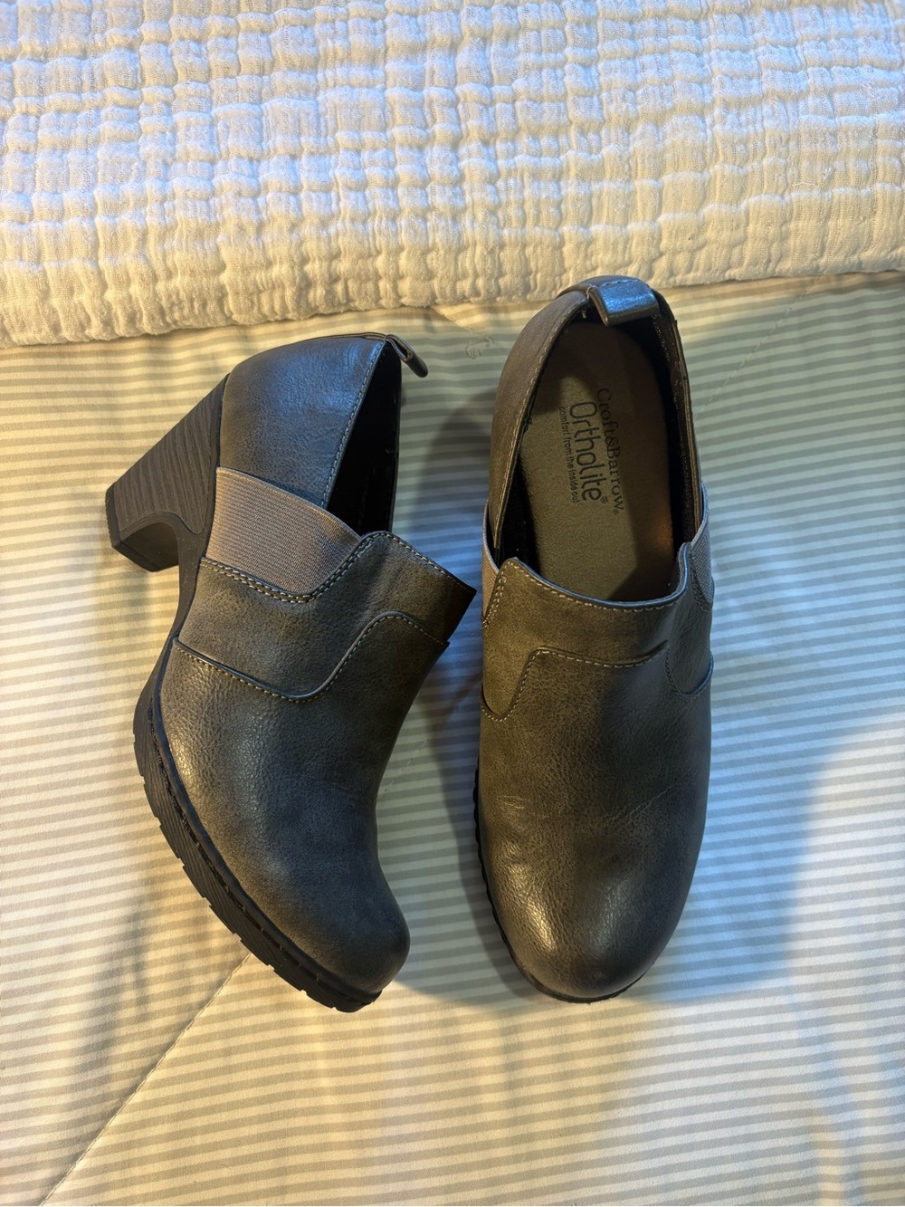 Women’s Gray Slip-On Ankle Booties size 7